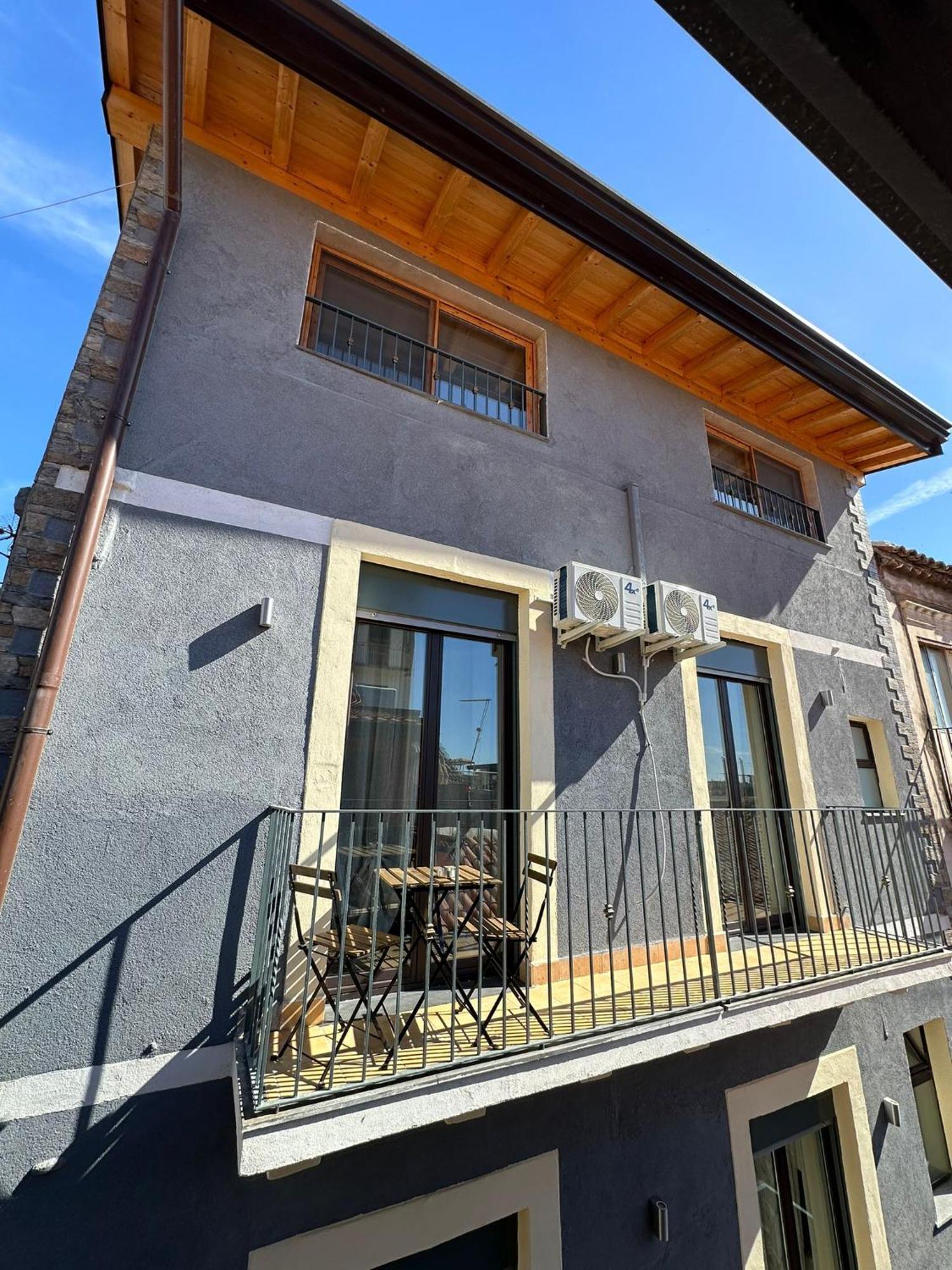 Testa House CTA Exterior photo